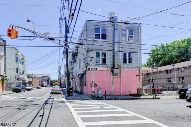 122 16Th Ave, Paterson City, NJ 07501