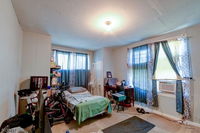 122 16Th Ave, Paterson City, NJ 07501