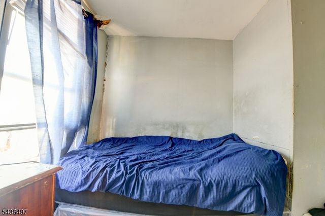 122 16Th Ave, Paterson City, NJ 07501