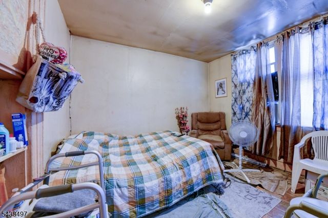 122 16Th Ave, Paterson City, NJ 07501