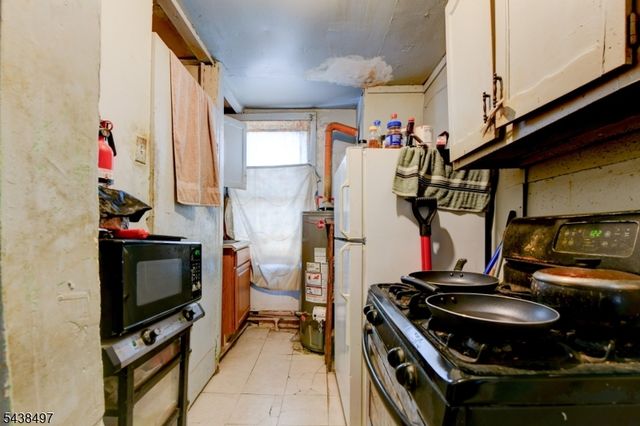122 16Th Ave, Paterson City, NJ 07501