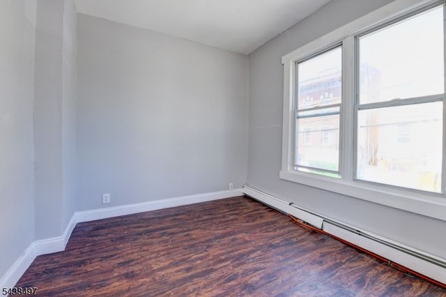 122 16Th Ave, Paterson City, NJ 07501