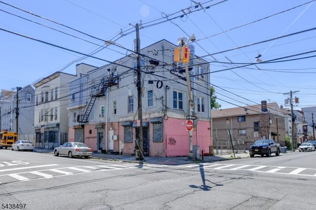 122 16Th Ave, Paterson City, NJ 07501