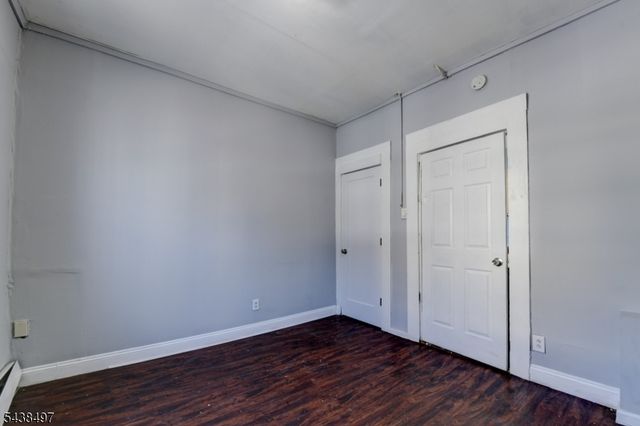 122 16Th Ave, Paterson City, NJ 07501