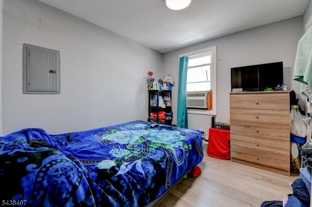 122 16Th Ave, Paterson City, NJ 07501