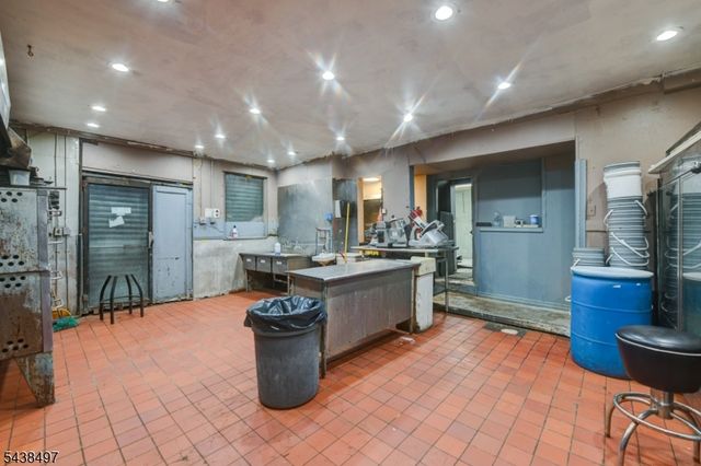122 16Th Ave, Paterson City, NJ 07501