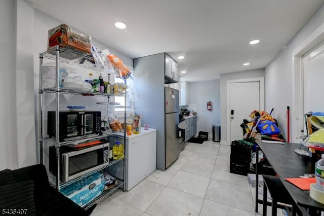 122 16Th Ave, Paterson City, NJ 07501