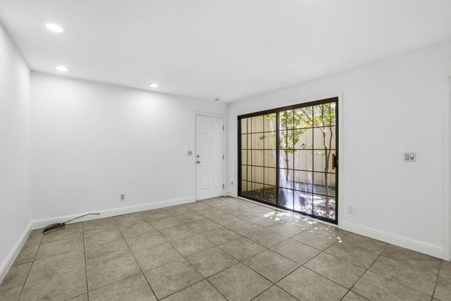 7445 BLACK TREE Ln, Citrus Heights, CA 95610
