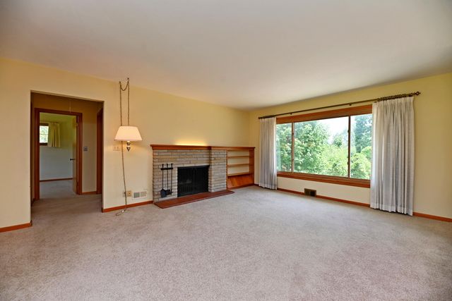 17443 Hayes Street, Grand Haven Twp, MI 49417