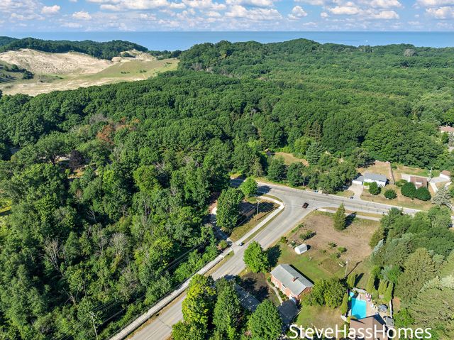 17443 Hayes Street, Grand Haven Twp, MI 49417