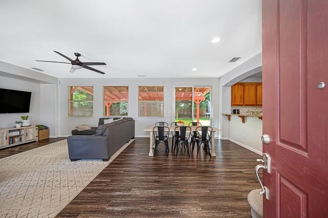 1218 Pecos Way, Plumas Lake, CA 95961