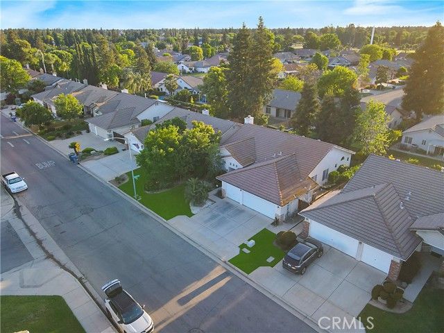 8613 N Whitney, Fresno, CA 93720