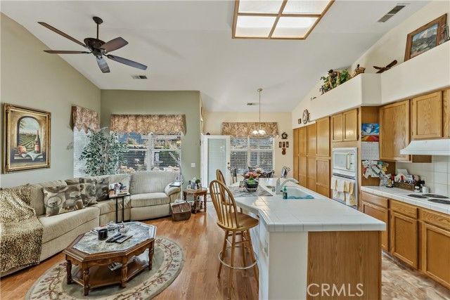 8613 N Whitney, Fresno, CA 93720