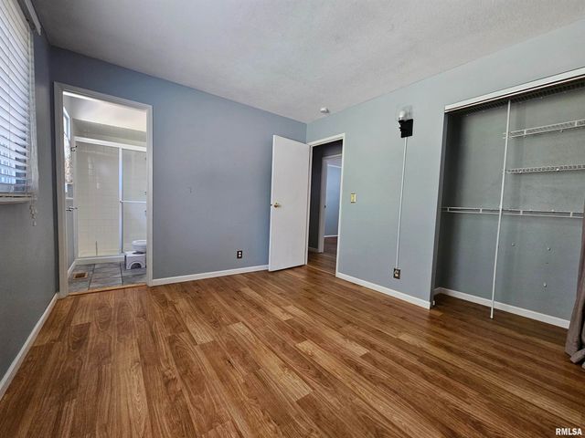 110 N Lark Lane, Carbondale, IL 62901