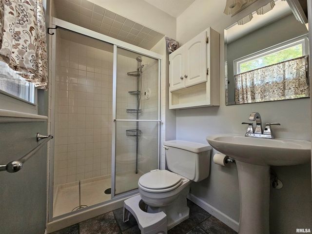 110 N Lark Lane, Carbondale, IL 62901