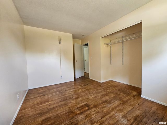 110 N Lark Lane, Carbondale, IL 62901