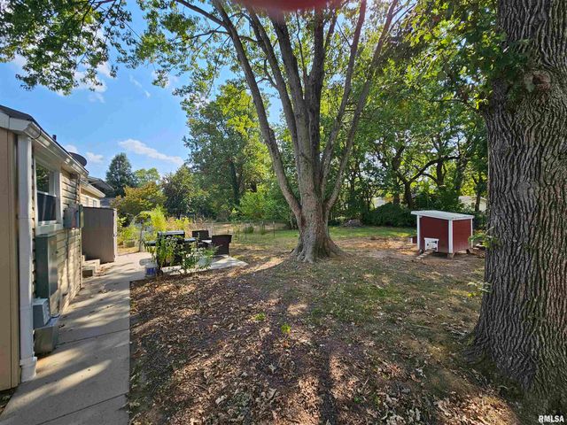 110 N Lark Lane, Carbondale, IL 62901