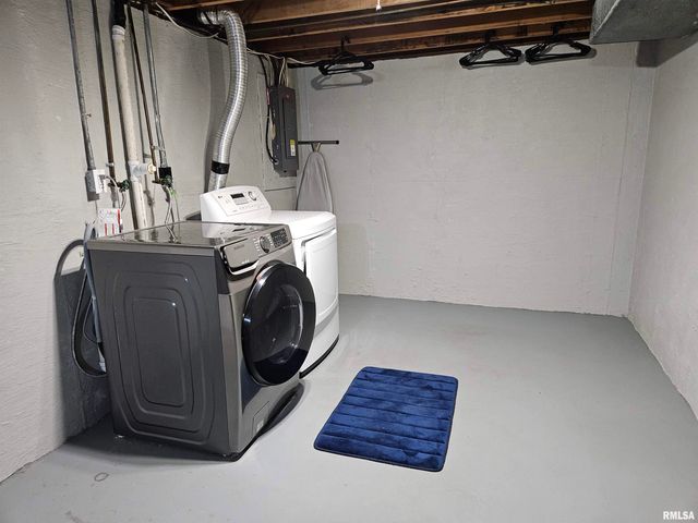 110 N Lark Lane, Carbondale, IL 62901