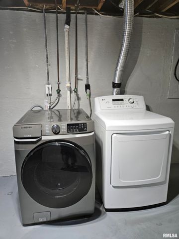 110 N Lark Lane, Carbondale, IL 62901