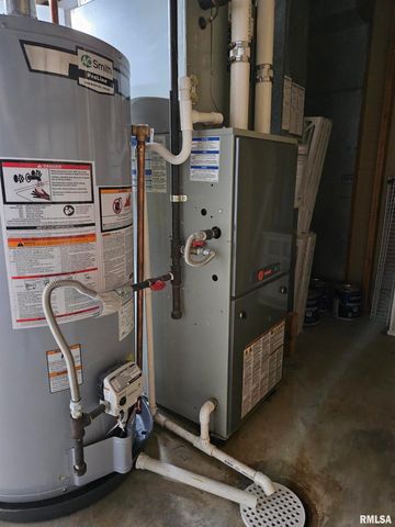 110 N Lark Lane, Carbondale, IL 62901