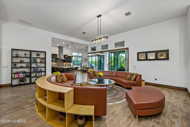 13969 N Stone Gate Place, Oro Valley, AZ 85755