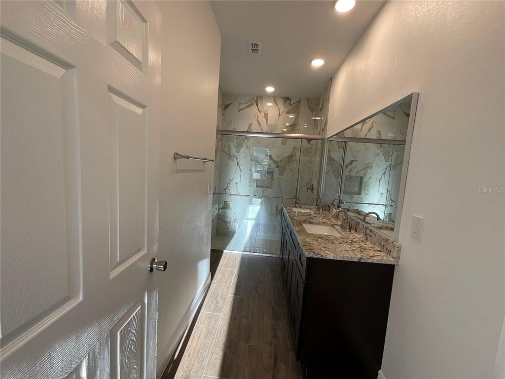 Image 19 of property listing at 1835 S RIO GRANDE AVENUE, Orlando, FL 32805