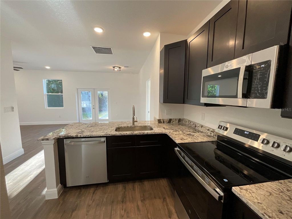 Image 8 of property listing at 1835 S RIO GRANDE AVENUE, Orlando, FL 32805