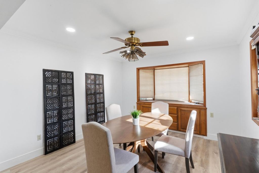 Image 13 of property listing at 436 W Twain Avenue, Fresno, CA 93704