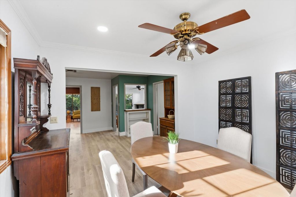 Image 15 of property listing at 436 W Twain Avenue, Fresno, CA 93704