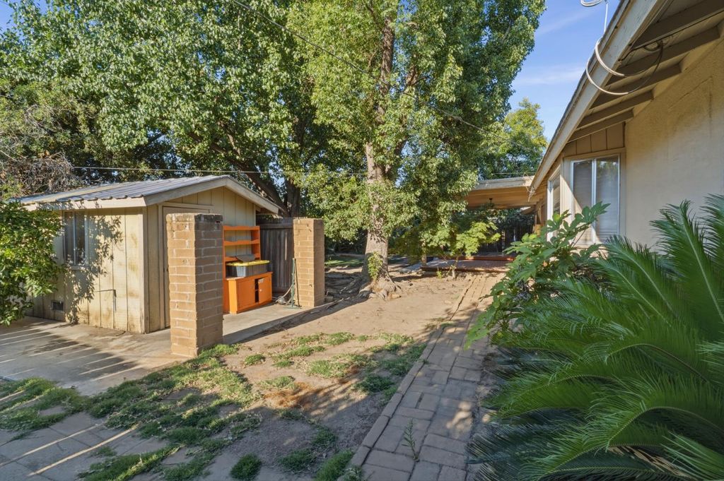 Image 28 of property listing at 436 W Twain Avenue, Fresno, CA 93704