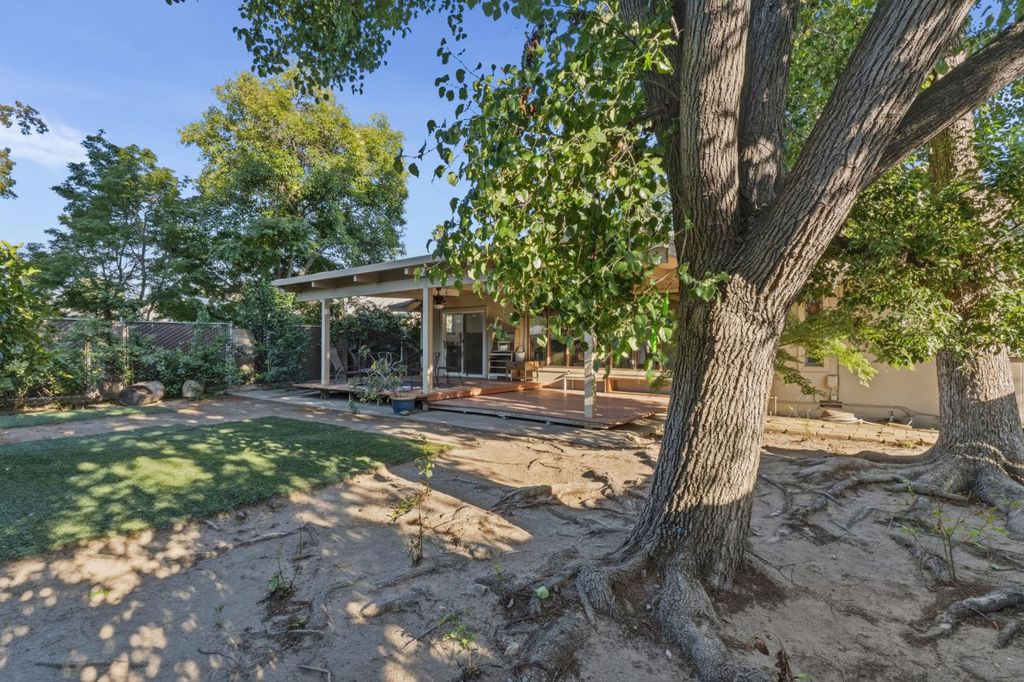 Image 29 of property listing at 436 W Twain Avenue, Fresno, CA 93704