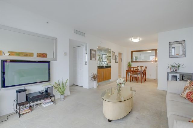 3000 S Ocean Drive 1100, Hollywood, FL 33019