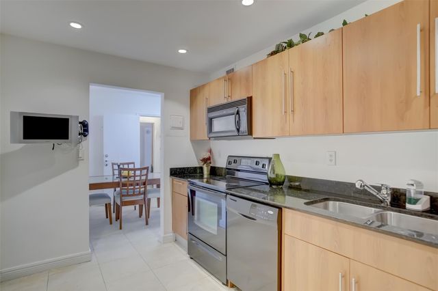 3000 S Ocean Drive 1100, Hollywood, FL 33019