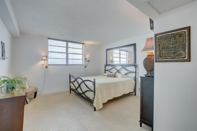 3000 S Ocean Drive 1100, Hollywood, FL 33019