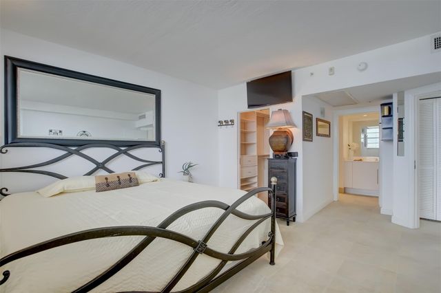 3000 S Ocean Drive 1100, Hollywood, FL 33019