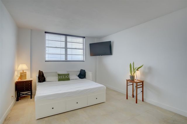 3000 S Ocean Drive 1100, Hollywood, FL 33019