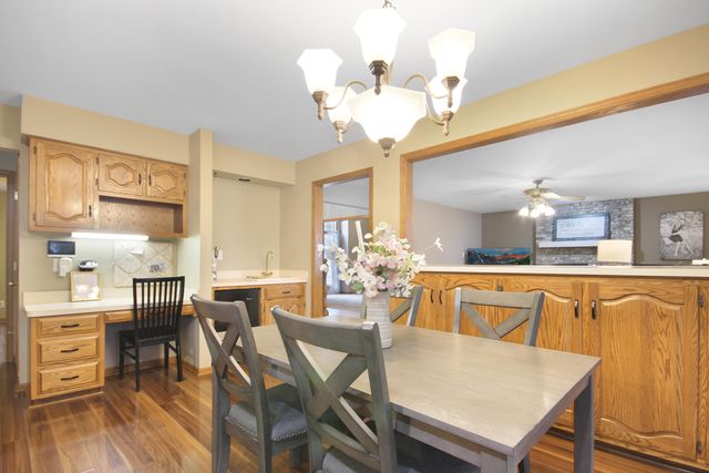 1421 Lakeview Drive, Schererville, IN 46375