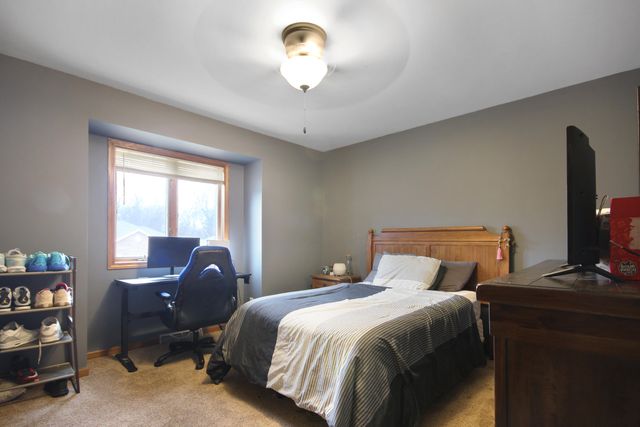 1421 Lakeview Drive, Schererville, IN 46375