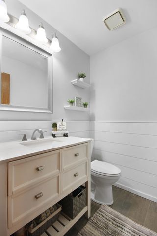 1421 Lakeview Drive, Schererville, IN 46375