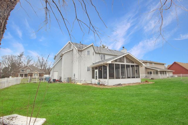 1421 Lakeview Drive, Schererville, IN 46375