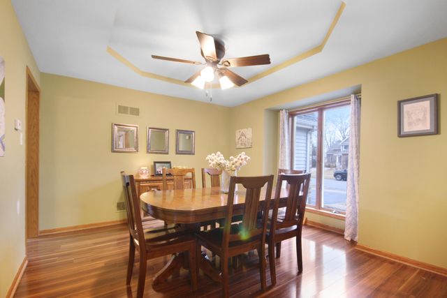 1421 Lakeview Drive, Schererville, IN 46375