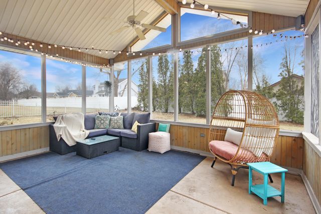 1421 Lakeview Drive, Schererville, IN 46375