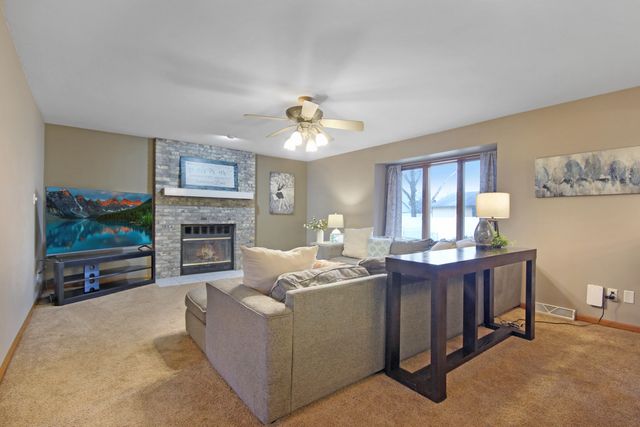 1421 Lakeview Drive, Schererville, IN 46375