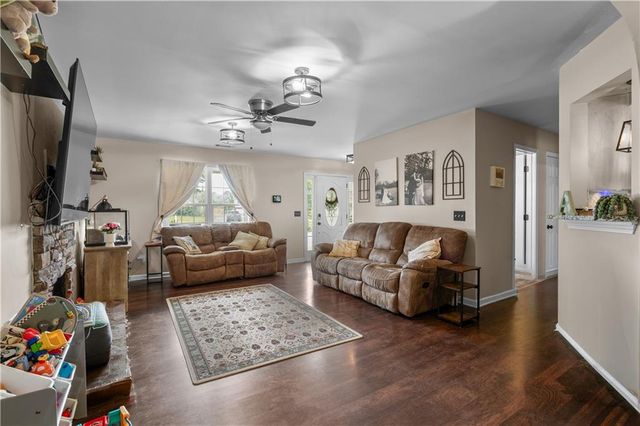 106 Summerfield Court, Calhoun, GA 30701