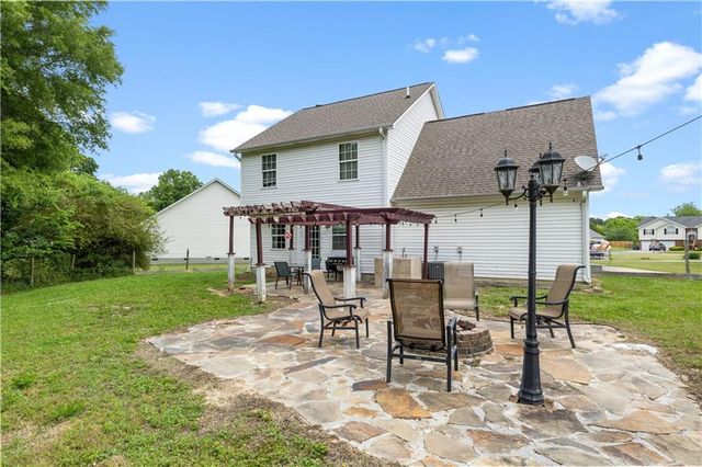 106 Summerfield Court, Calhoun, GA 30701