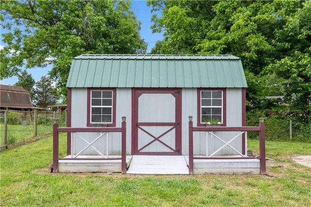 106 Summerfield Court, Calhoun, GA 30701
