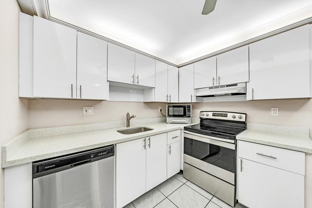 600 Three Islands Boulevard 1418, Hallandale Beach, FL 33009