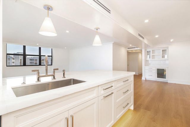 3800 Washington Road 1006, West Palm Beach, FL 33405