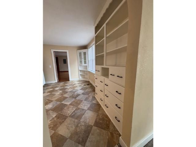 1660 S Market, Wichita, KS 67211