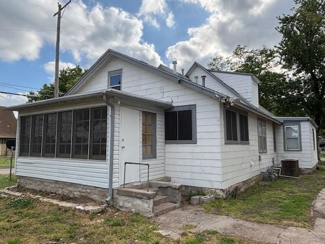 1660 S Market, Wichita, KS 67211